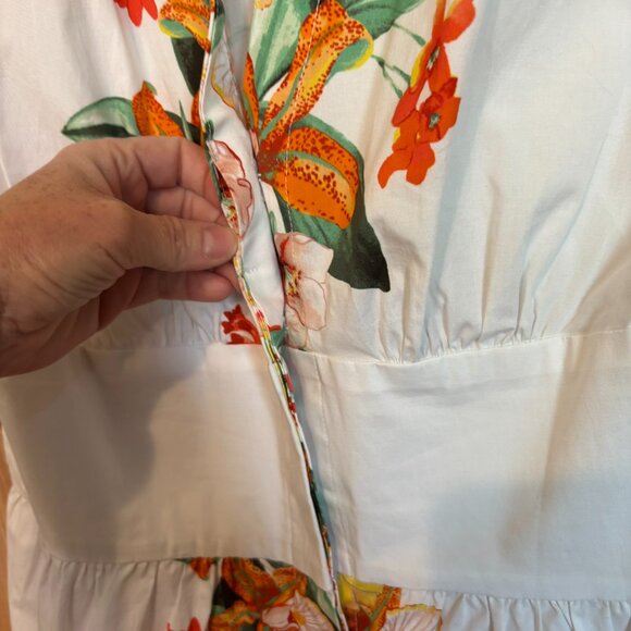 White House Black Market Short Sleeved Tie Waist Blouse S White Tiger Lily - Picture 8 of 12